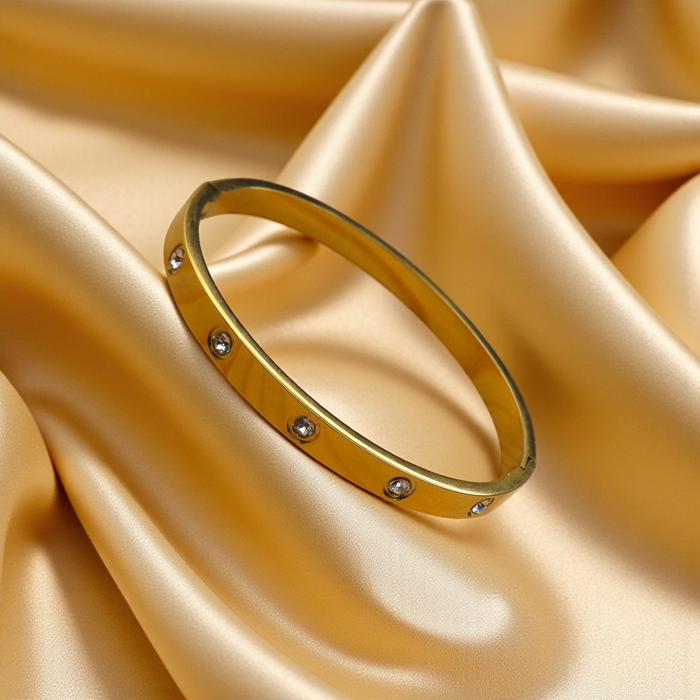 Circle Stone - Anti Tarnish Bracelet - Gold