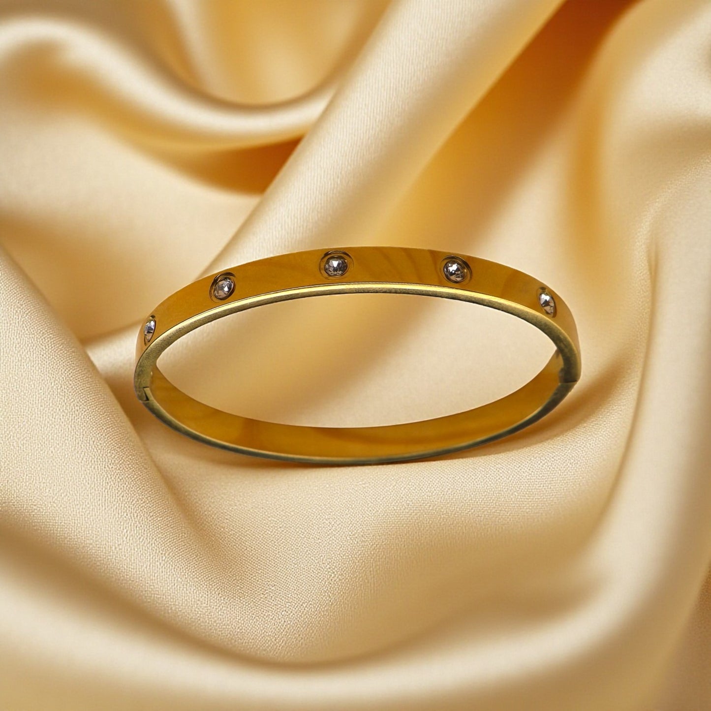 Circle Stone - Anti Tarnish Bracelet - Gold