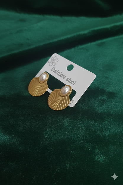 Shell Golden Pearl - Anti Tarnish Earrings - Stud