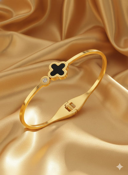 Clover Bangle - Anti Tarnish Bracelet Gold