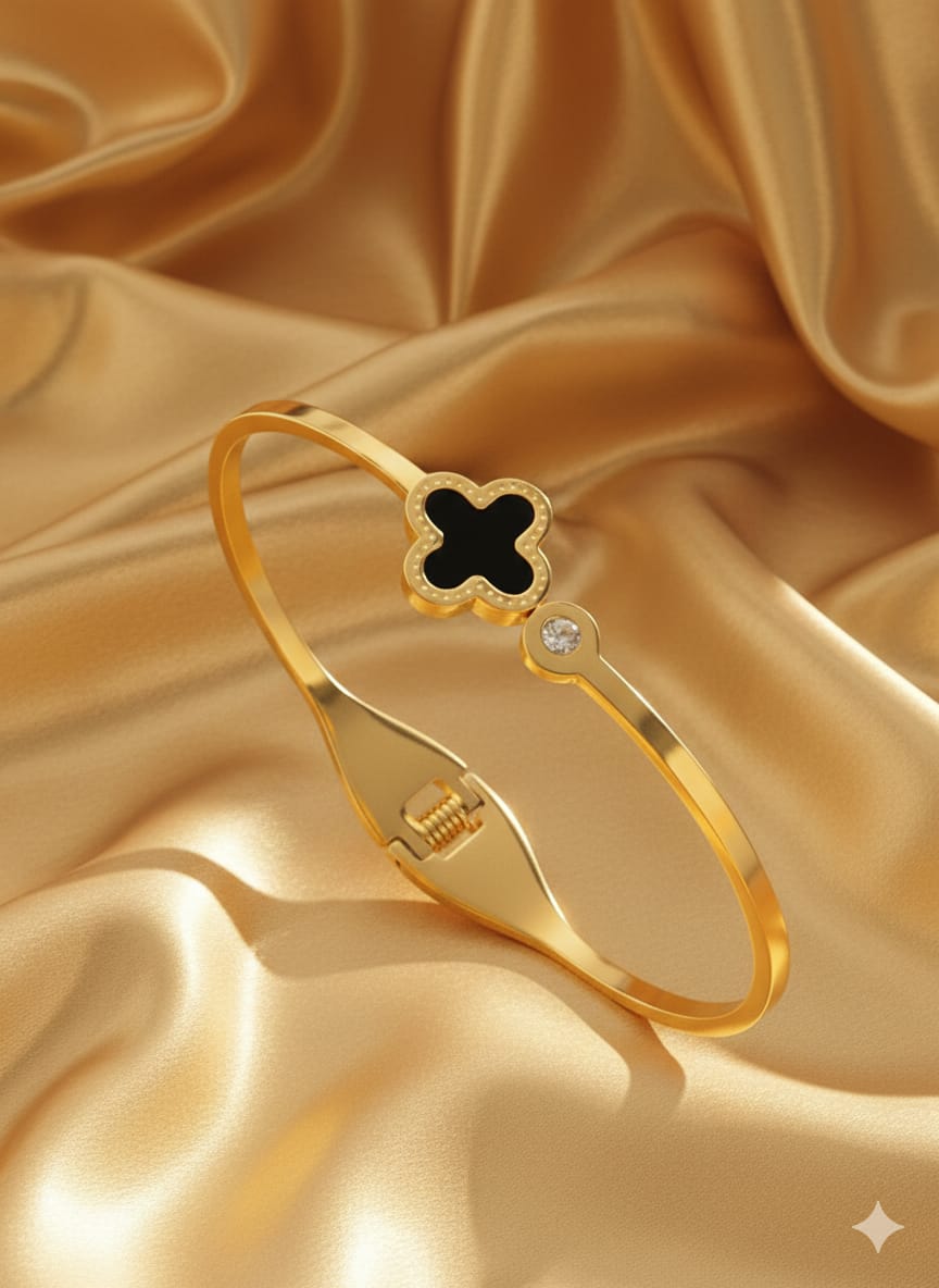 Clover Bangle - Anti Tarnish Bracelet Gold