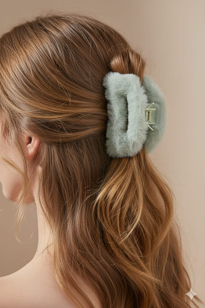 Fluppy Fur Hair Claw  - Clip
